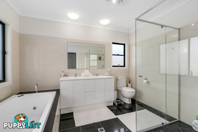 2/40 Bayview Street RUNAWAY BAY QLD 4216