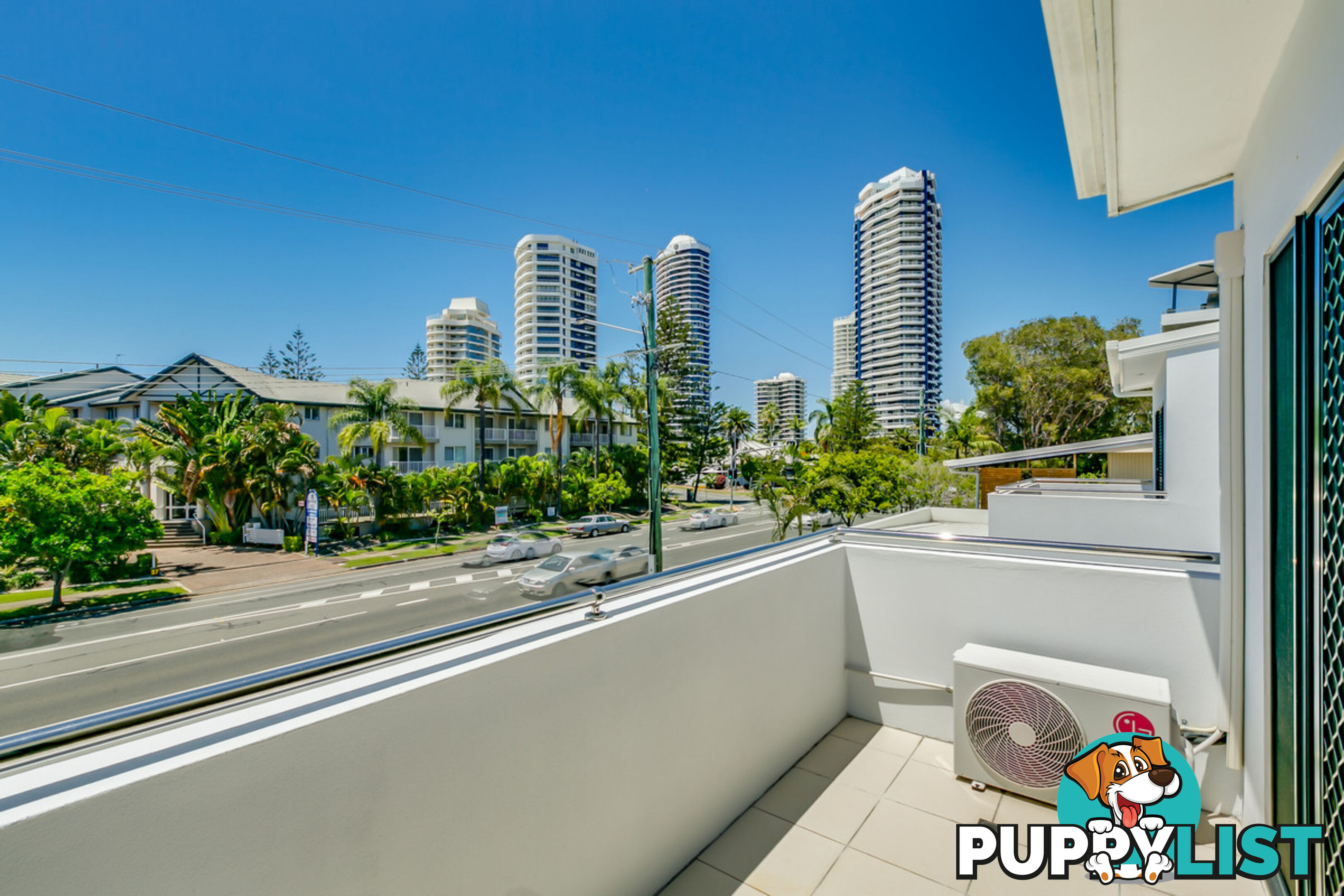 2/40 Bayview Street RUNAWAY BAY QLD 4216