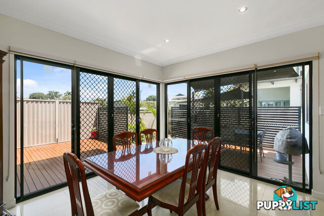 2/40 Bayview Street RUNAWAY BAY QLD 4216