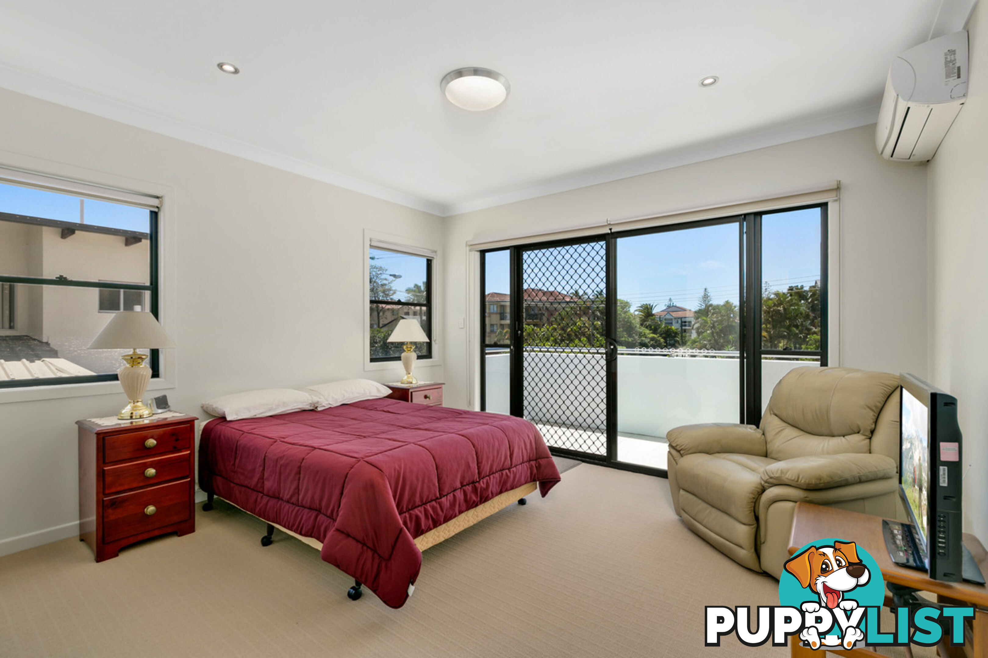 2/40 Bayview Street RUNAWAY BAY QLD 4216