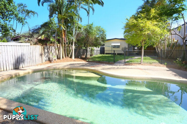 11 Nevenia Street LABRADOR QLD 4215