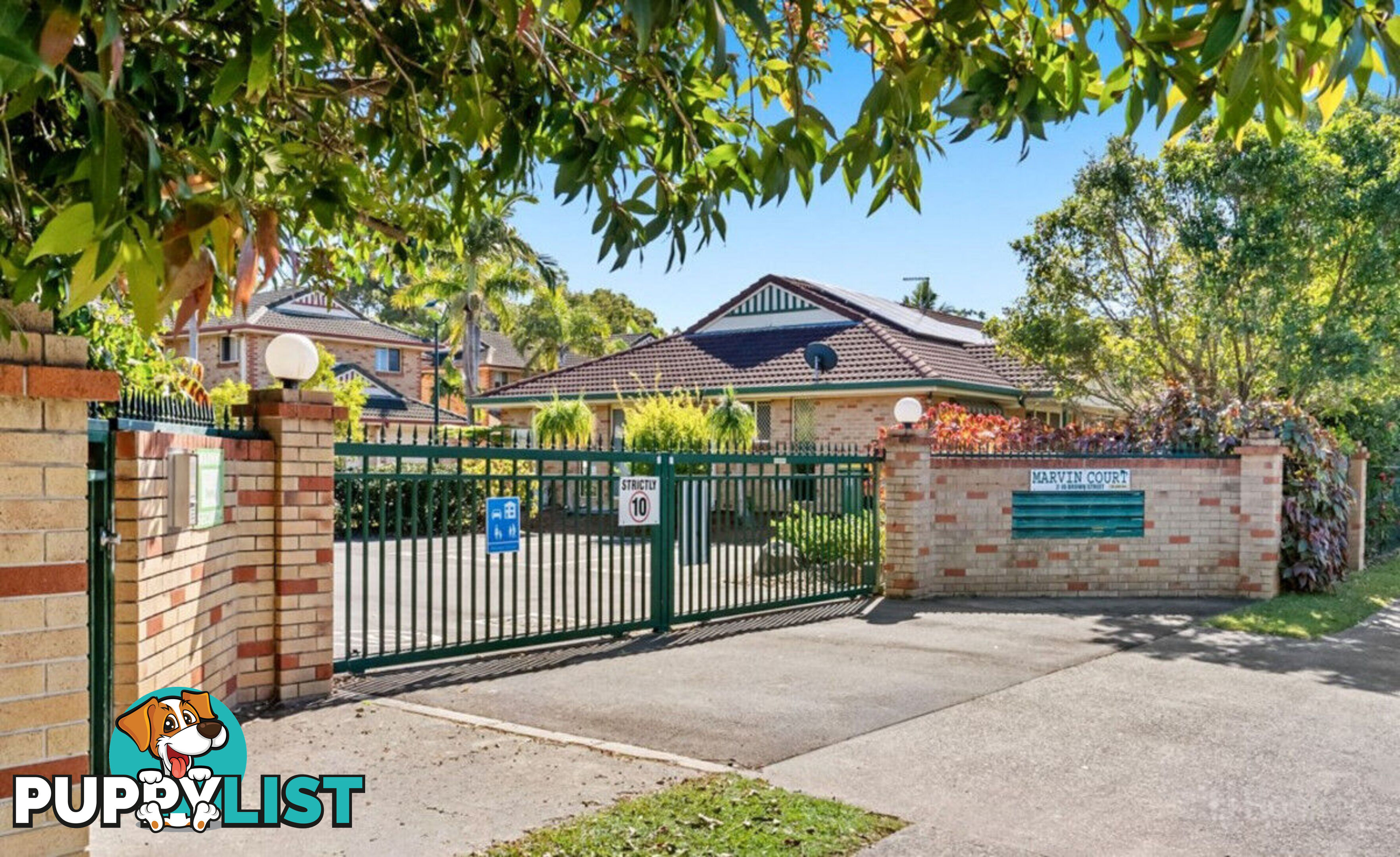 1/2 Brown Street LABRADOR QLD 4215