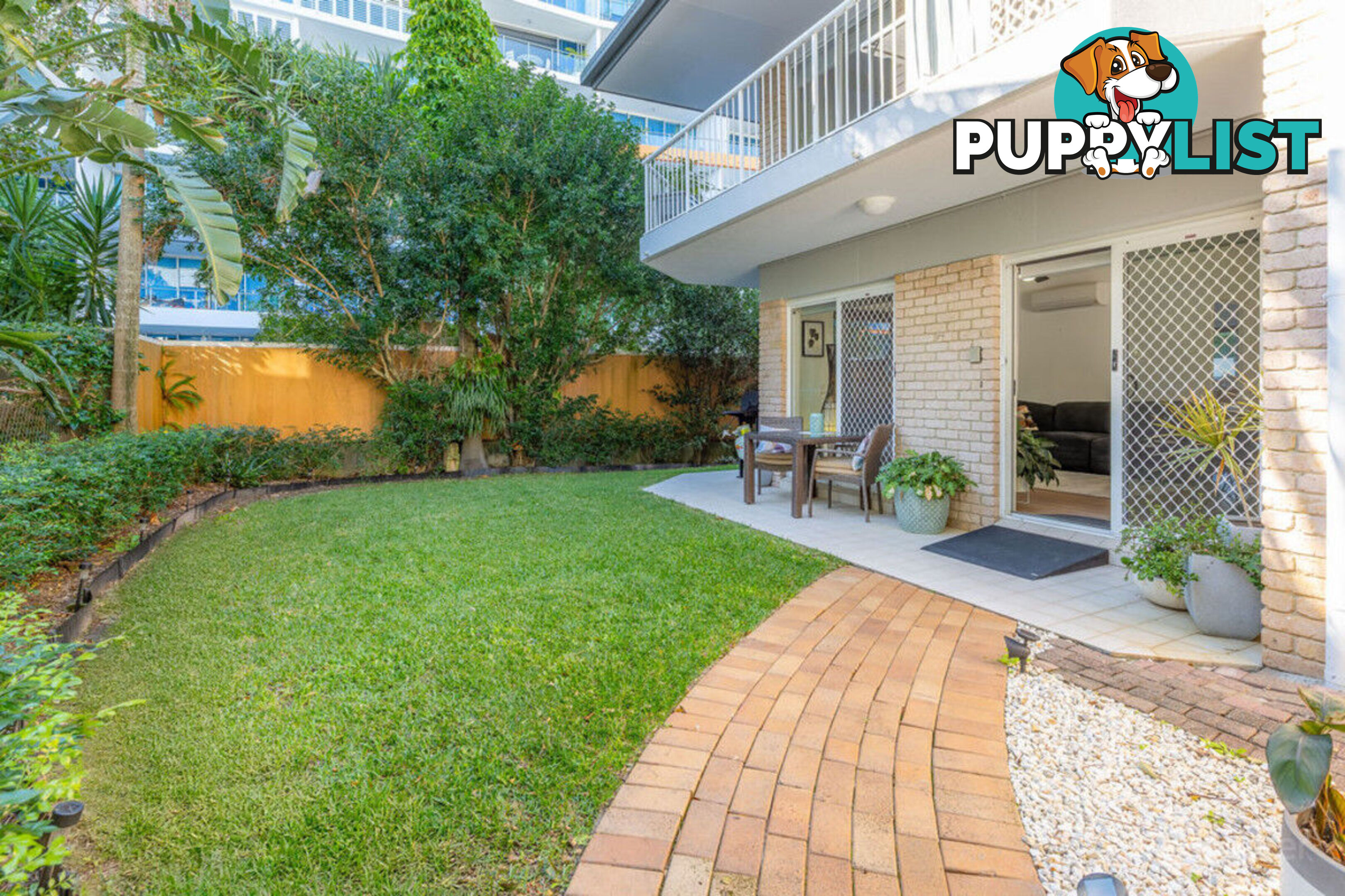 1/23 Brighton Street BIGGERA WATERS QLD 4216