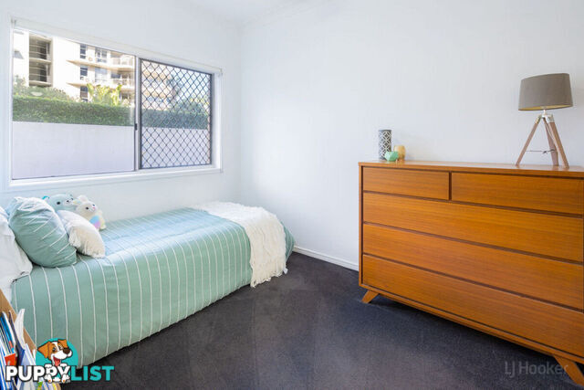 1/23 Brighton Street BIGGERA WATERS QLD 4216
