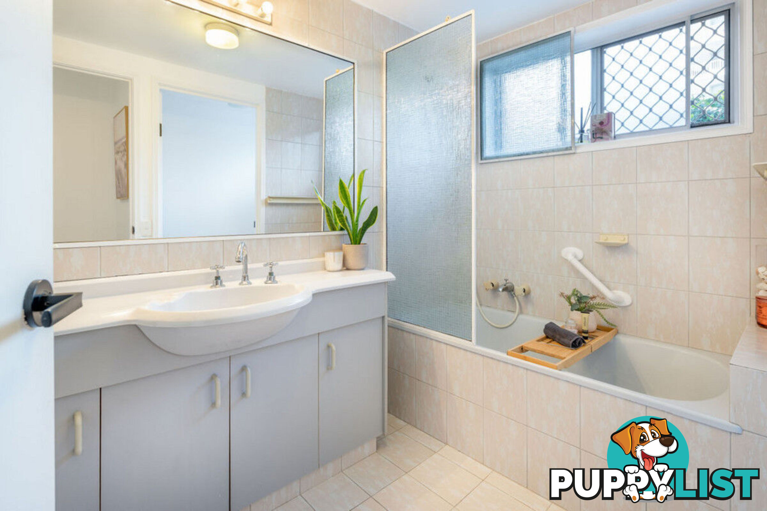 1/23 Brighton Street BIGGERA WATERS QLD 4216
