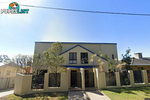2/3 Hilltop  Street LABRADOR QLD 4215