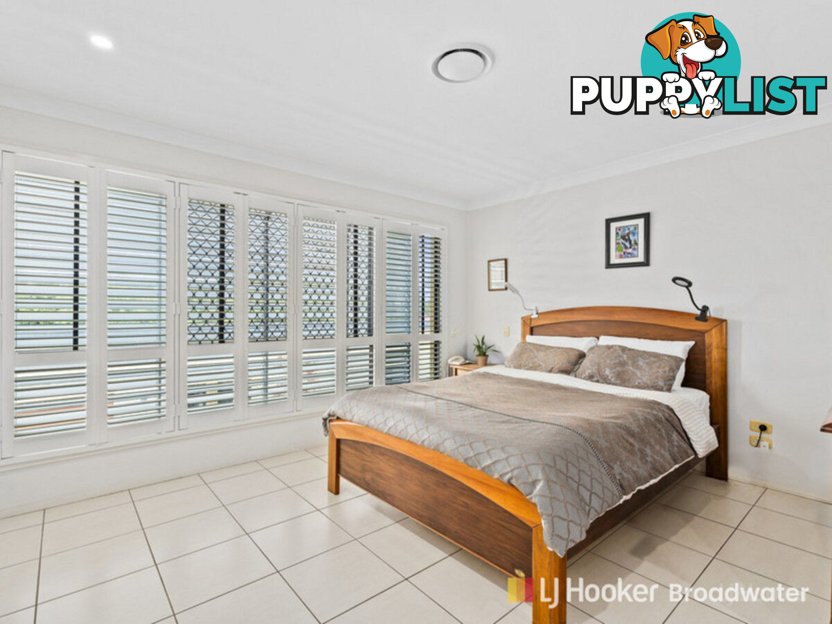 2/3 Hilltop  Street LABRADOR QLD 4215