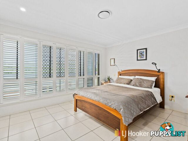 2/3 Hilltop  Street LABRADOR QLD 4215