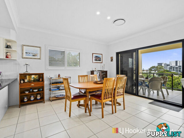 2/3 Hilltop  Street LABRADOR QLD 4215