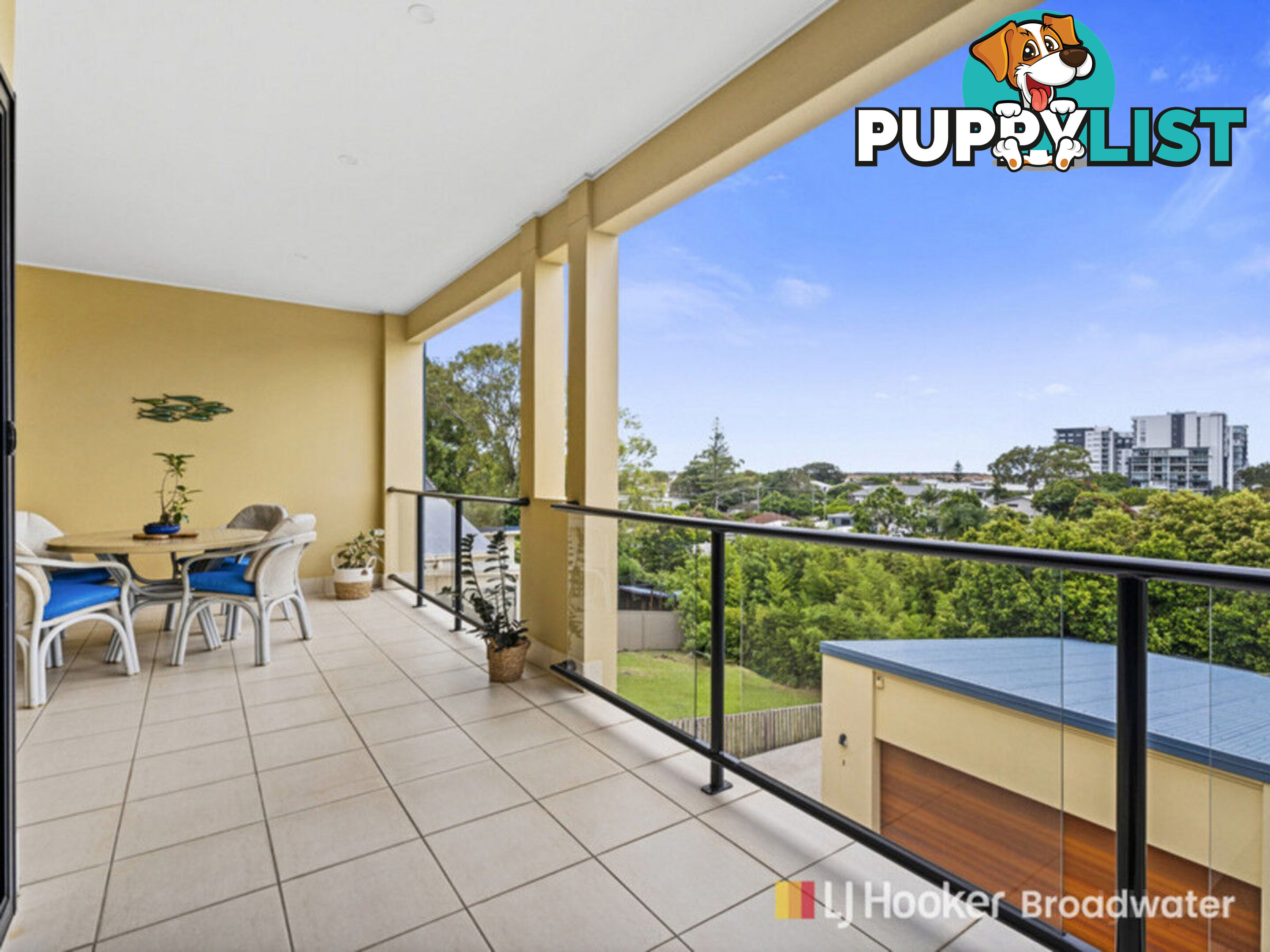 2/3 Hilltop  Street LABRADOR QLD 4215