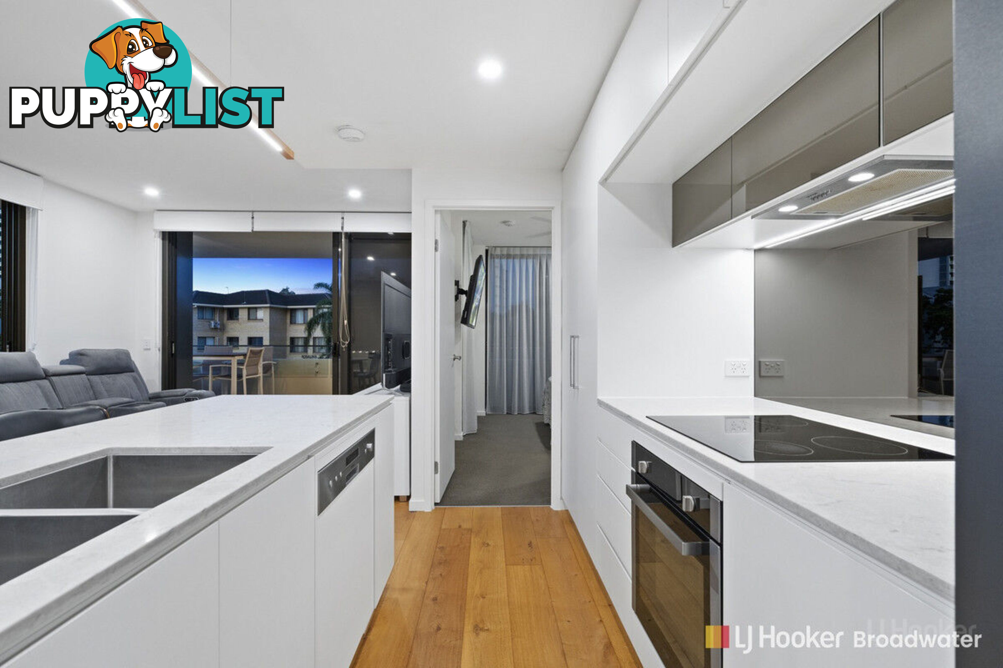 204/110 Frank Street LABRADOR QLD 4215