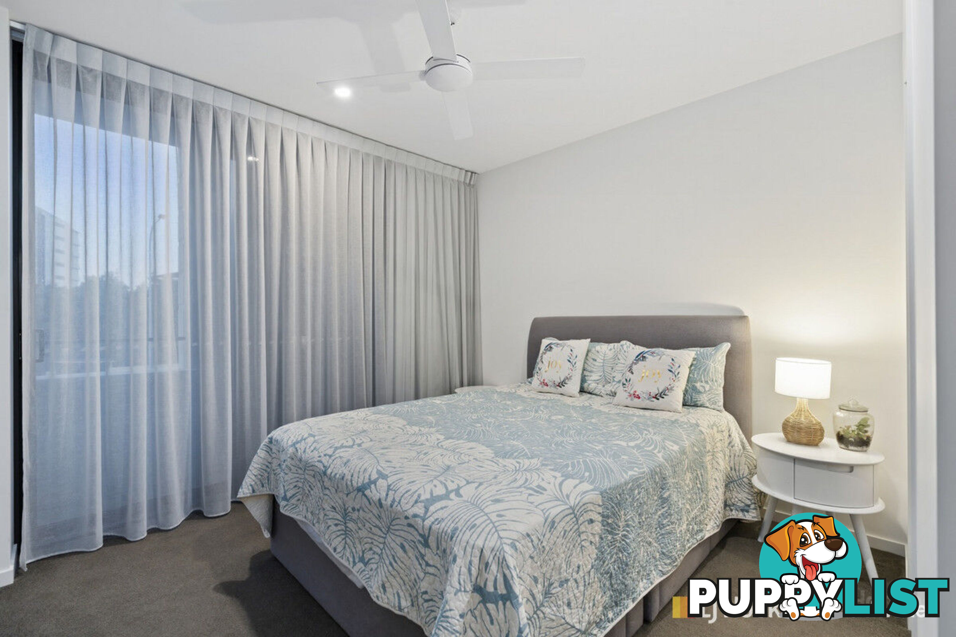 204/110 Frank Street LABRADOR QLD 4215