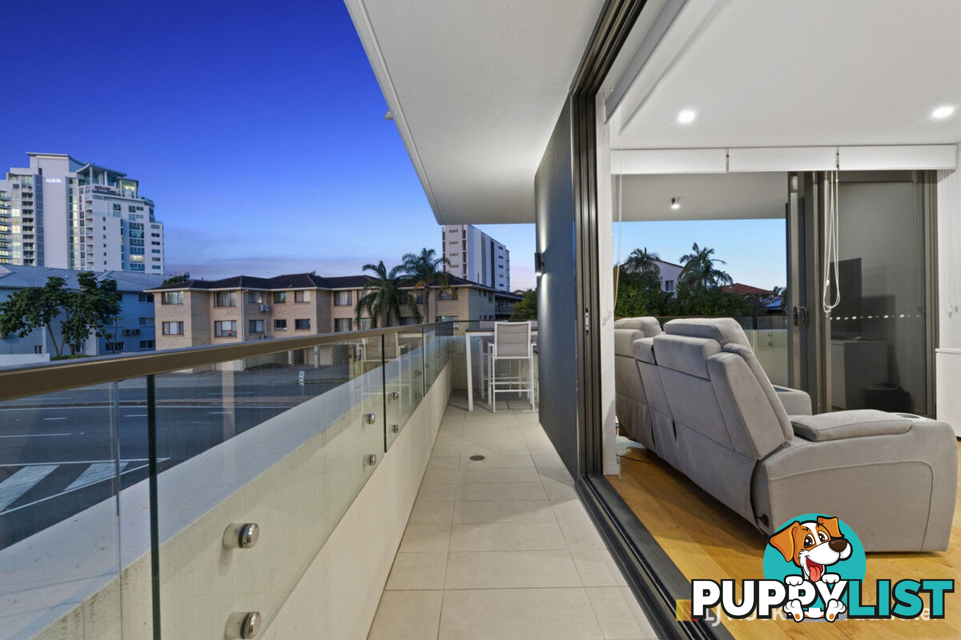 204/110 Frank Street LABRADOR QLD 4215