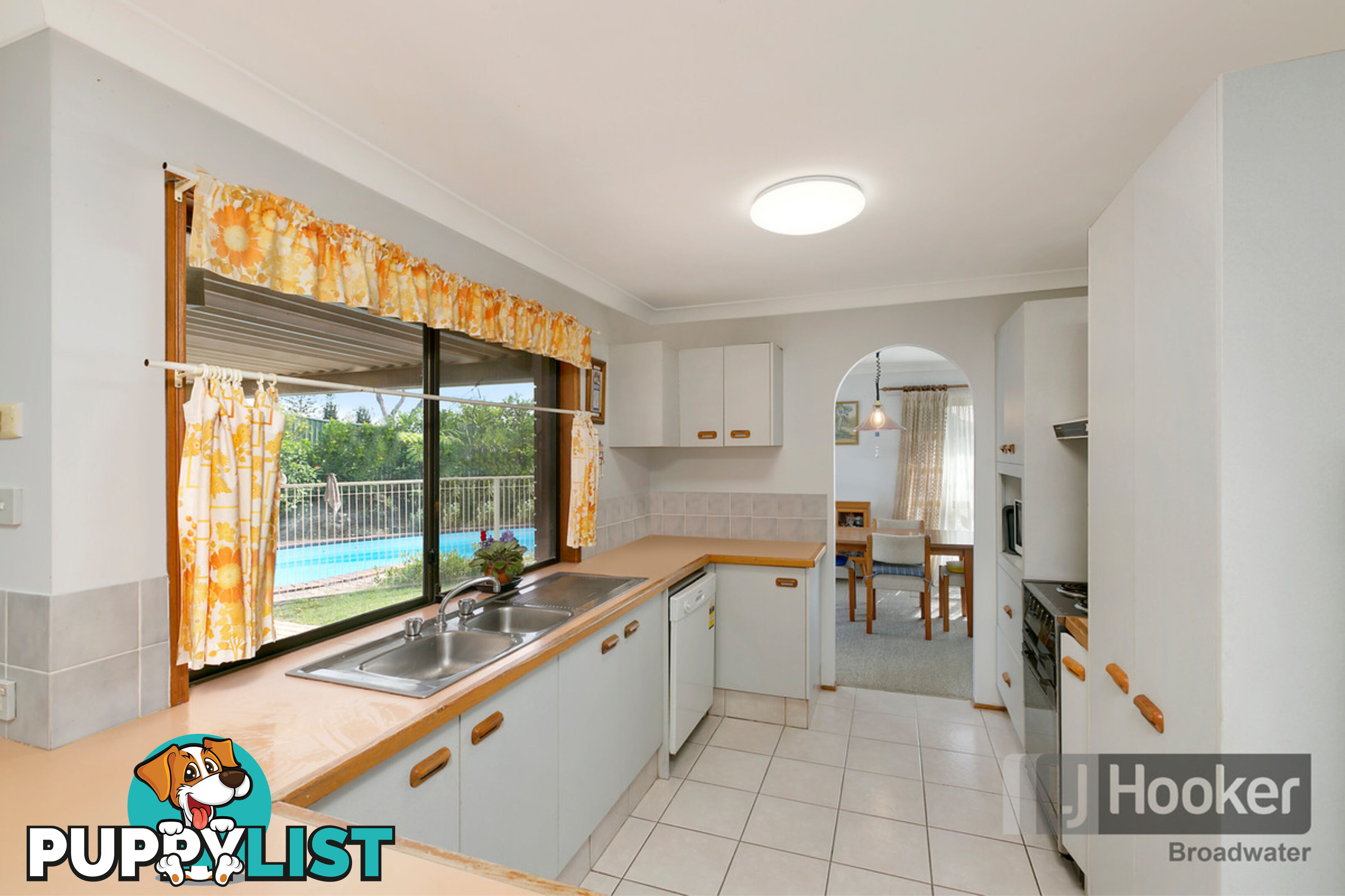 1 Carrumbella Drive (32 Melbourne Road) ARUNDEL QLD 4214