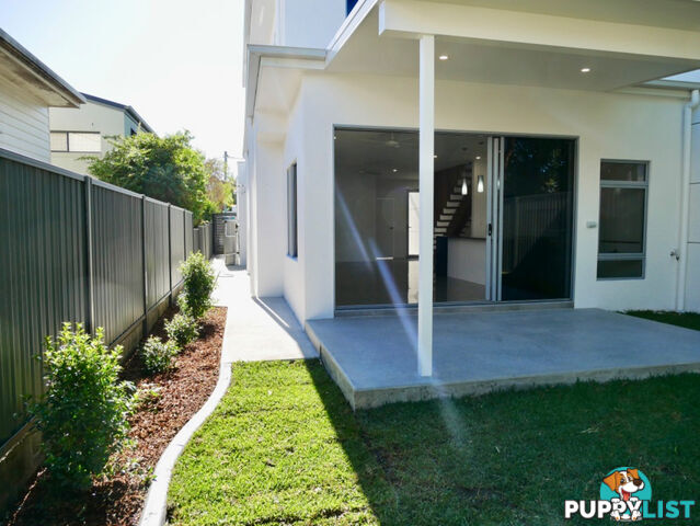 3 Kenmar Street LABRADOR QLD 4215