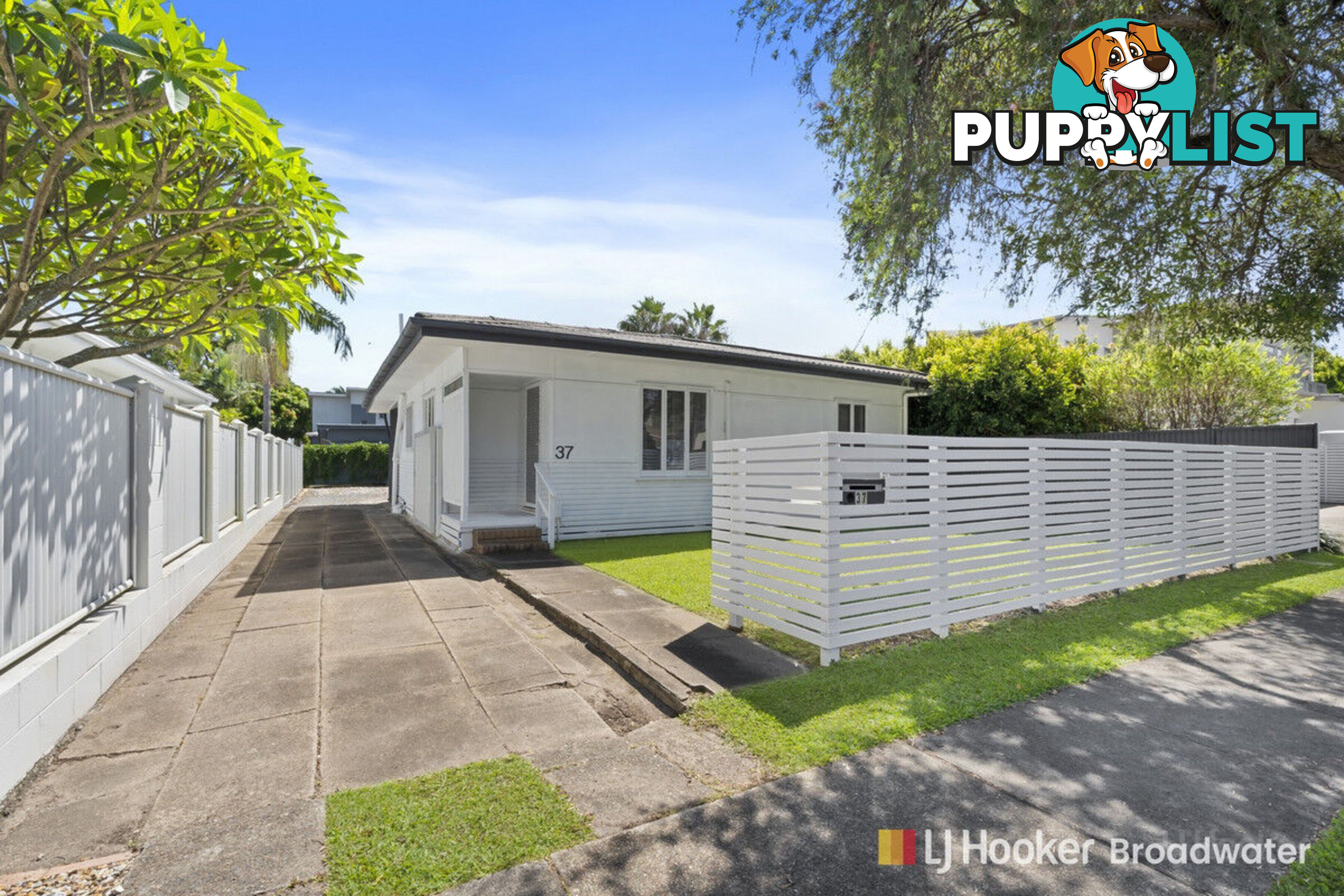 37 Robert Street LABRADOR QLD 4215