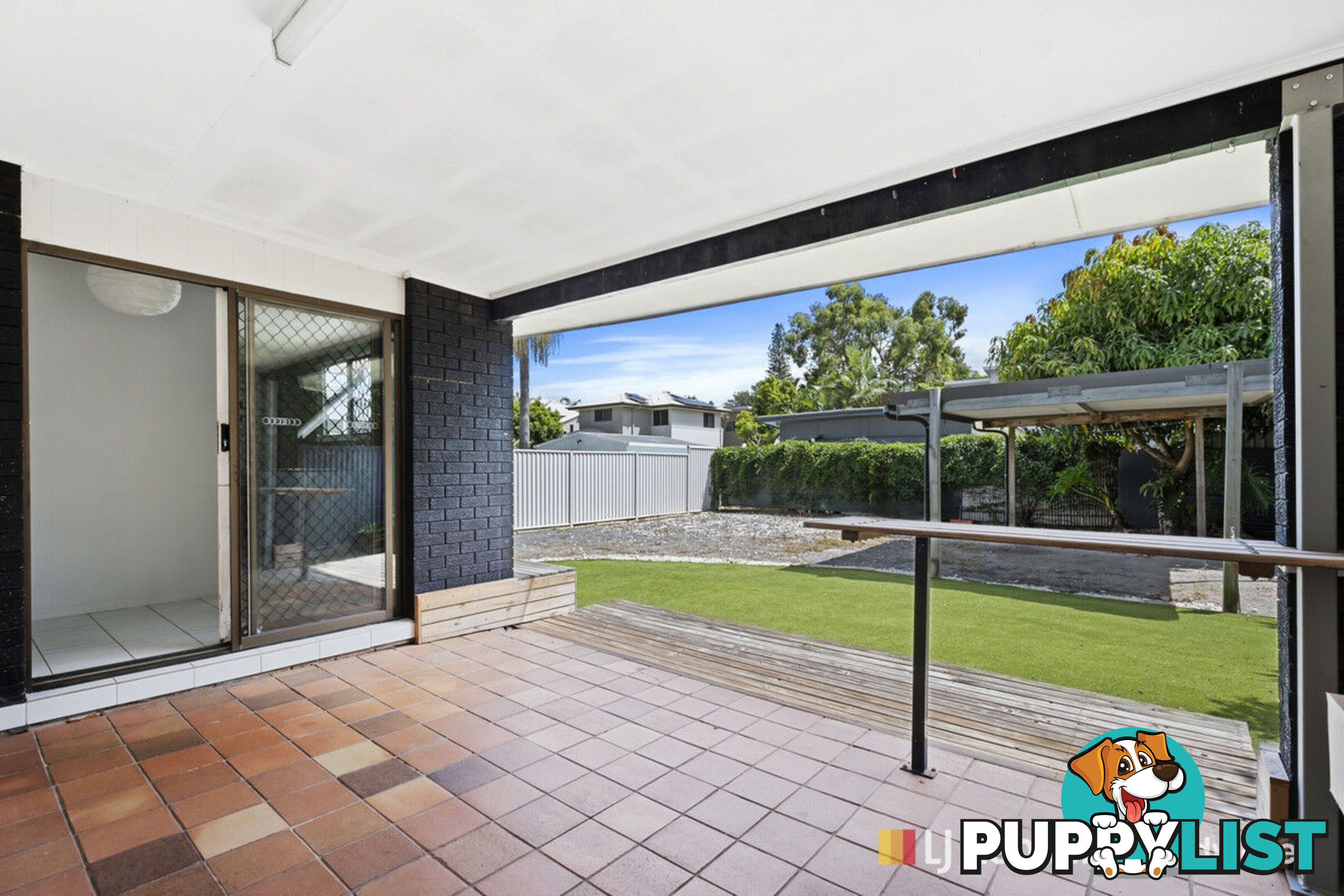 37 Robert Street LABRADOR QLD 4215