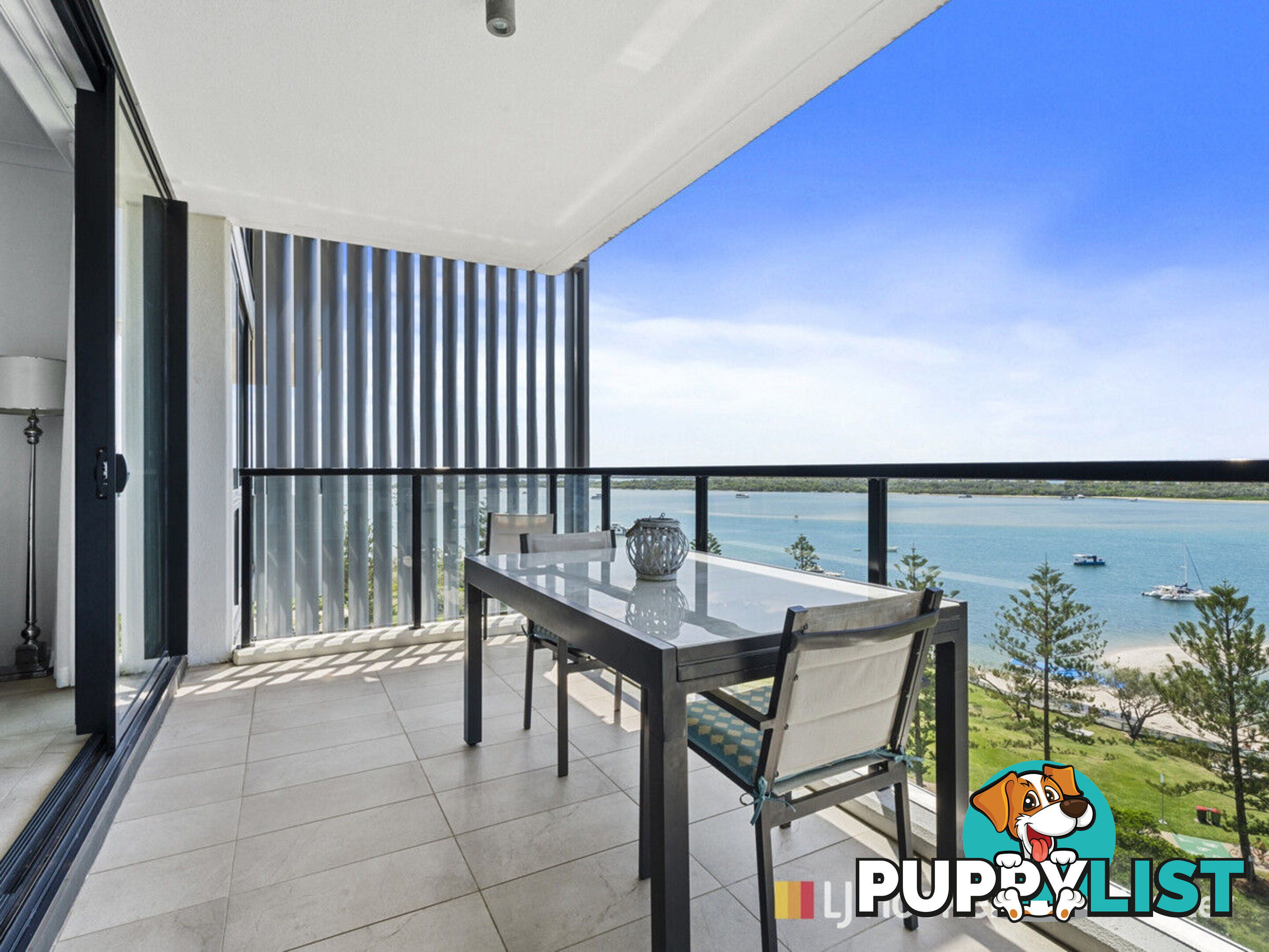 1002/372 Marine Parade LABRADOR QLD 4215