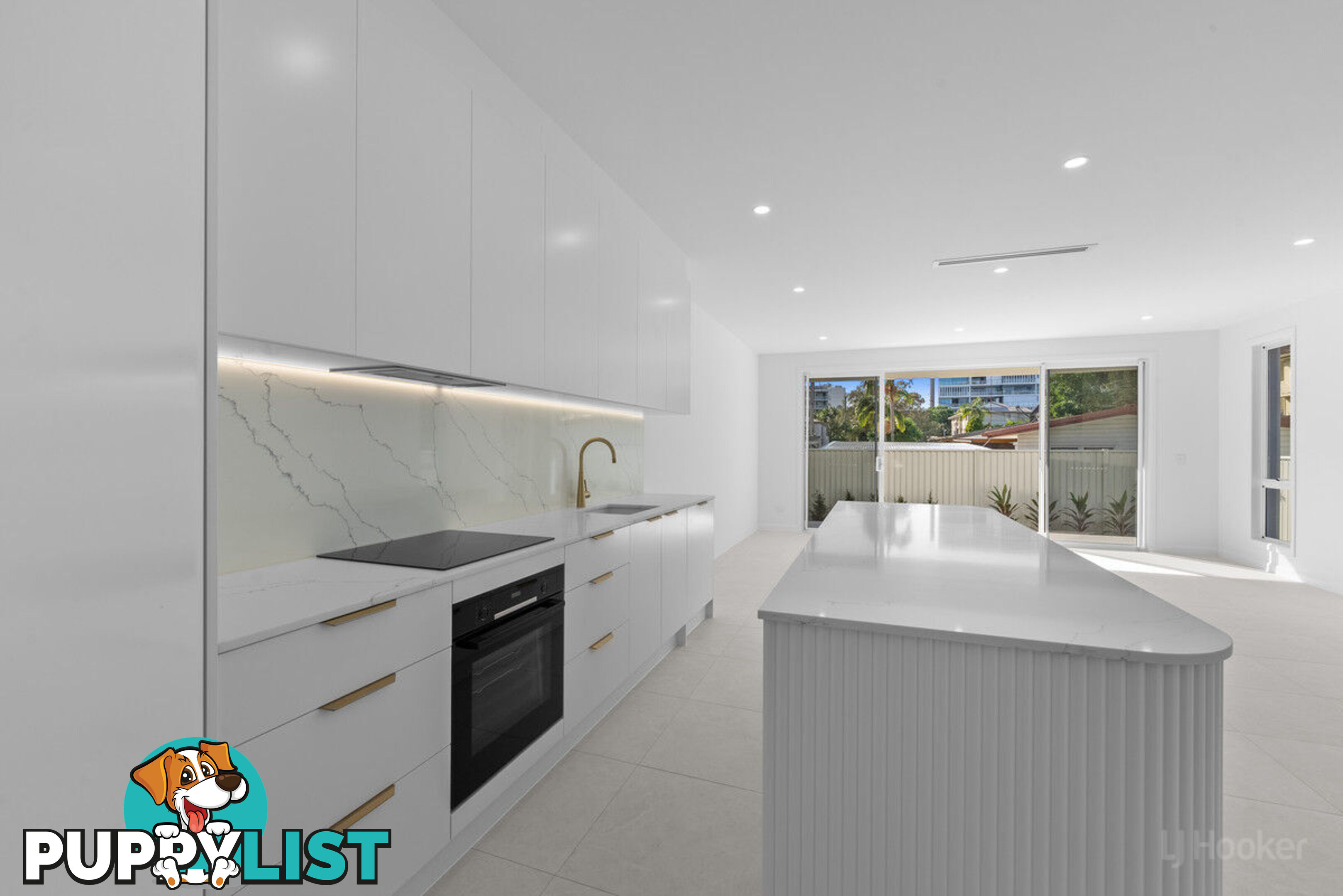 2/17 Loder Street BIGGERA WATERS QLD 4216
