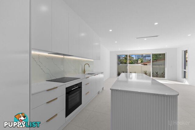 2/17 Loder Street BIGGERA WATERS QLD 4216