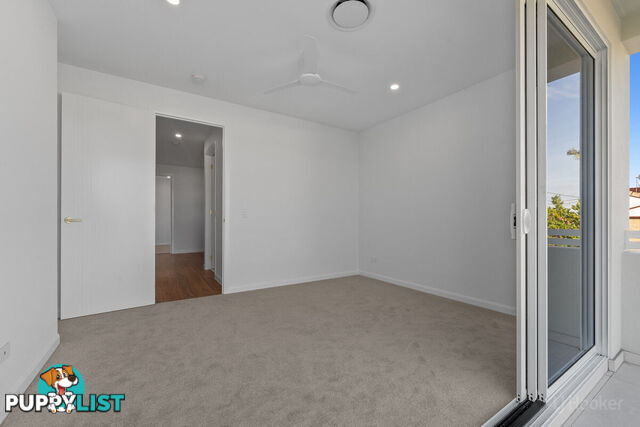 2/17 Loder Street BIGGERA WATERS QLD 4216