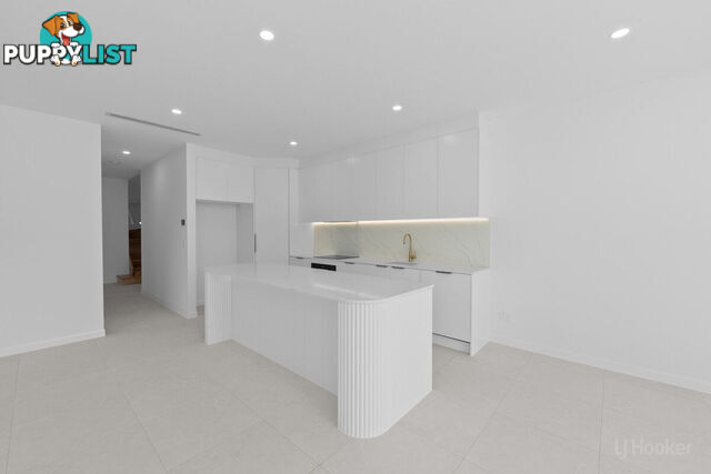 2/17 Loder Street BIGGERA WATERS QLD 4216
