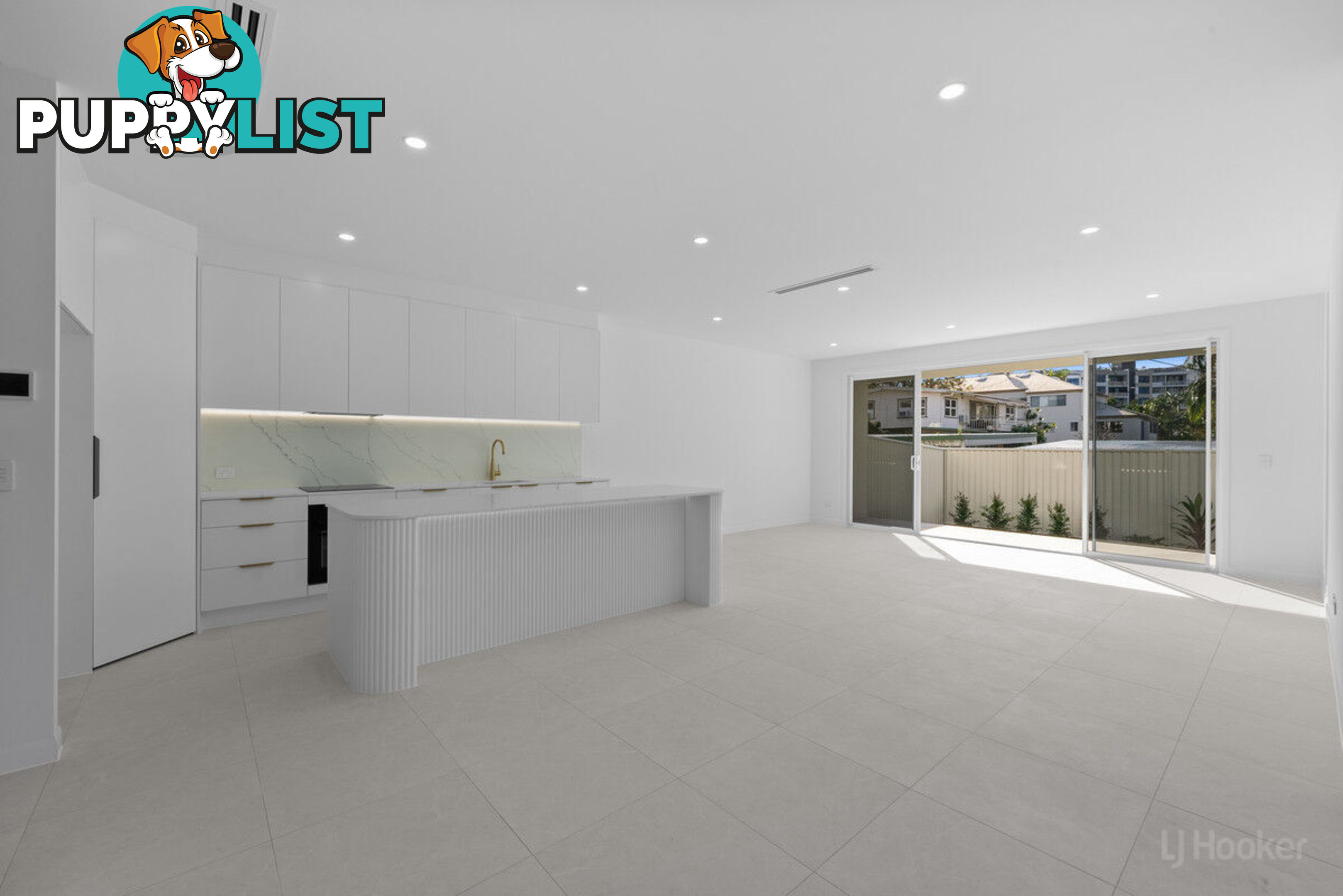 2/17 Loder Street BIGGERA WATERS QLD 4216