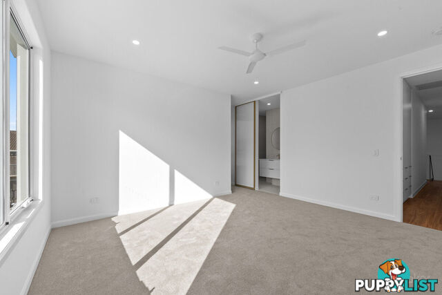 2/17 Loder Street BIGGERA WATERS QLD 4216