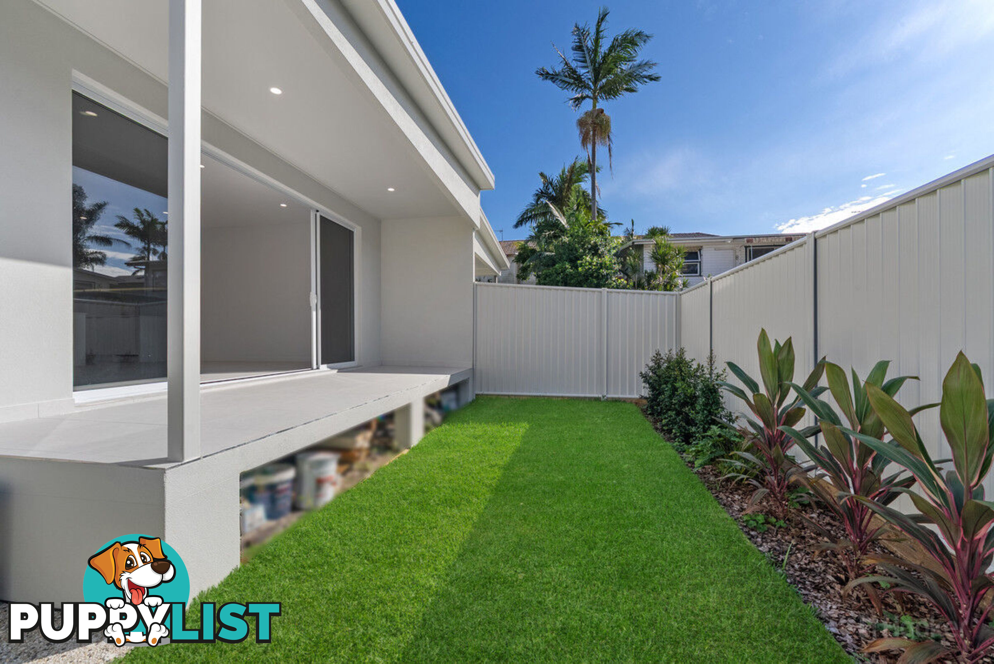 2/17 Loder Street BIGGERA WATERS QLD 4216