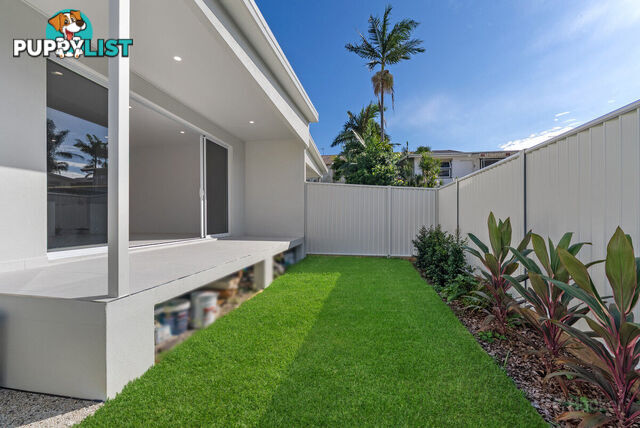 2/17 Loder Street BIGGERA WATERS QLD 4216