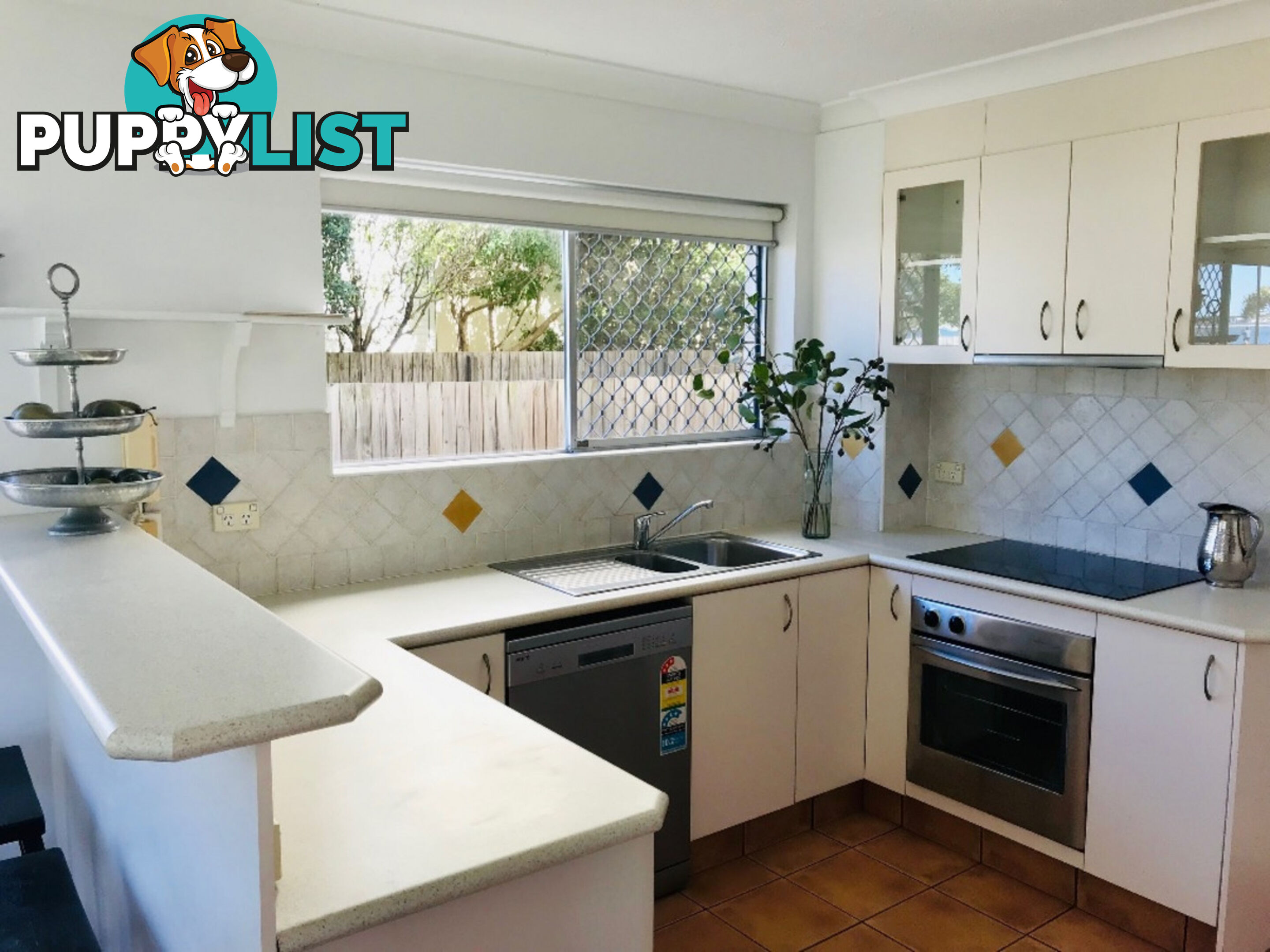 1/216 Marine Parade LABRADOR QLD 4215