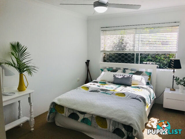 1/216 Marine Parade LABRADOR QLD 4215