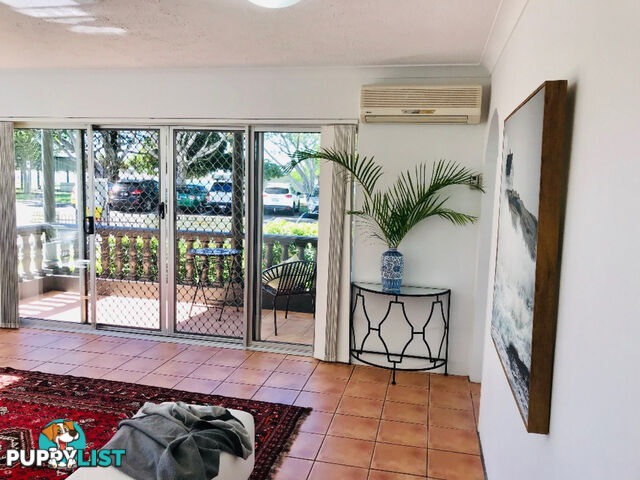 1/216 Marine Parade LABRADOR QLD 4215