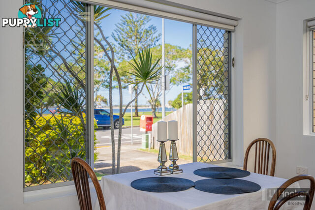 1/216 Marine Parade LABRADOR QLD 4215