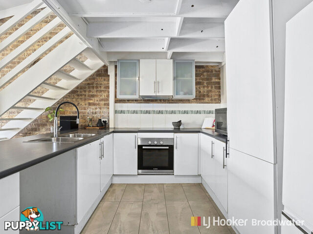 8/71 Olsen Avenue LABRADOR QLD 4215