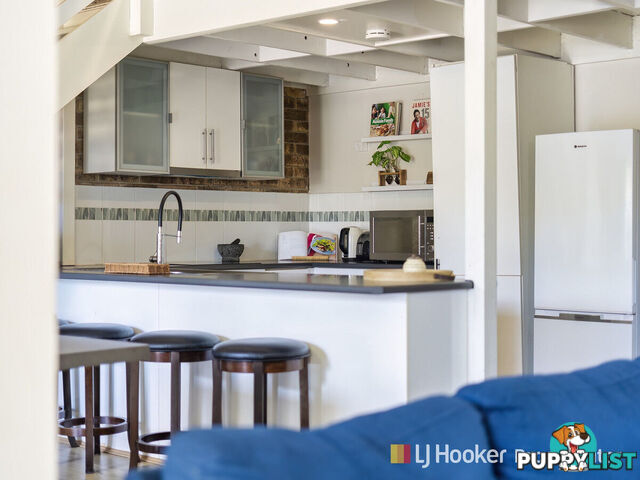 8/71 Olsen Avenue LABRADOR QLD 4215