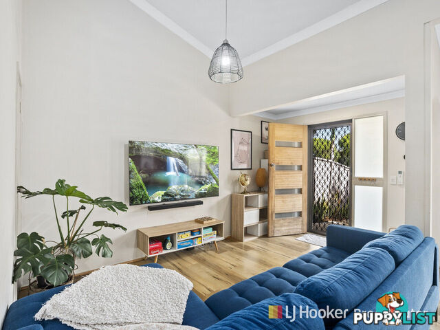 8/71 Olsen Avenue LABRADOR QLD 4215