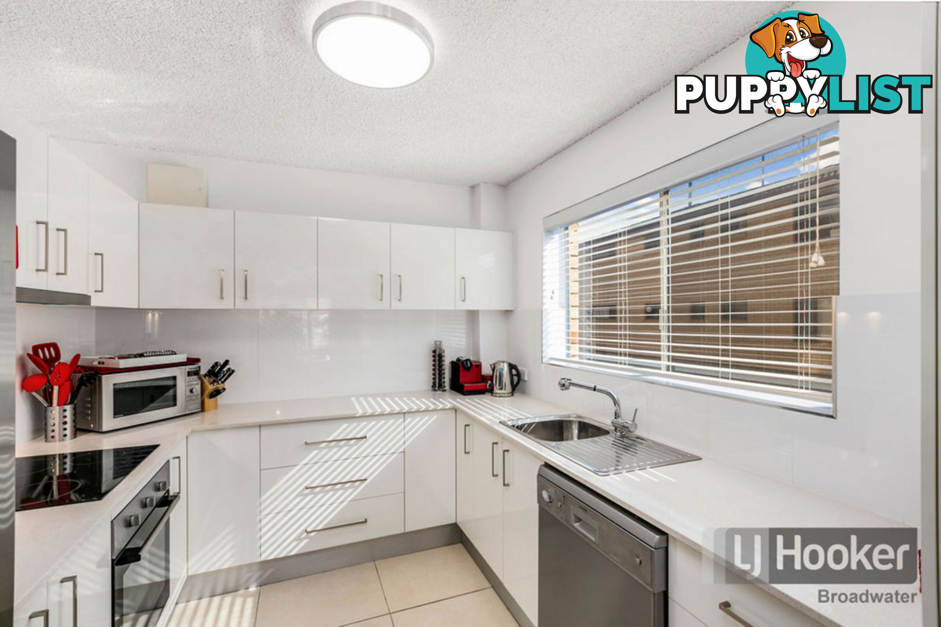 19/224 Marine Parade LABRADOR QLD 4215