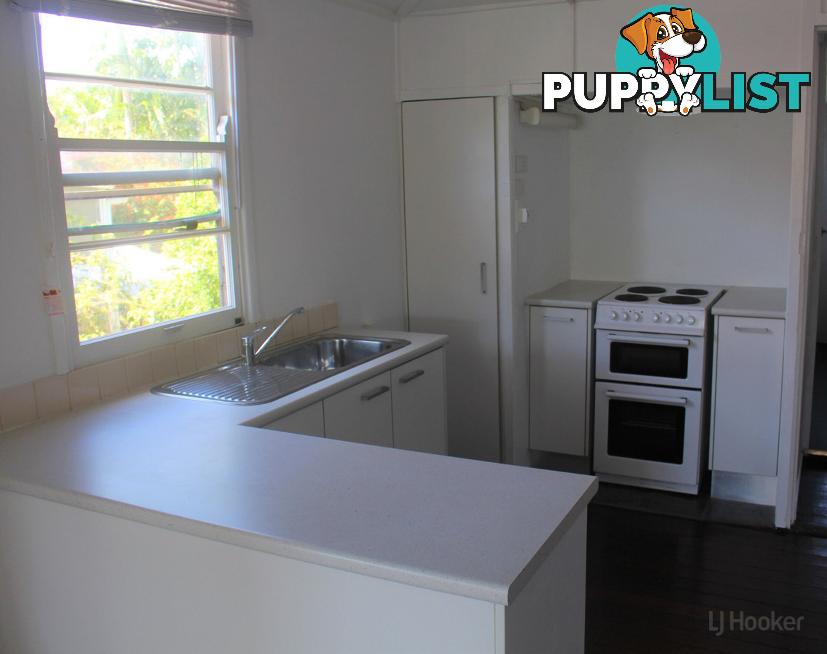 28 Central Street LABRADOR QLD 4215