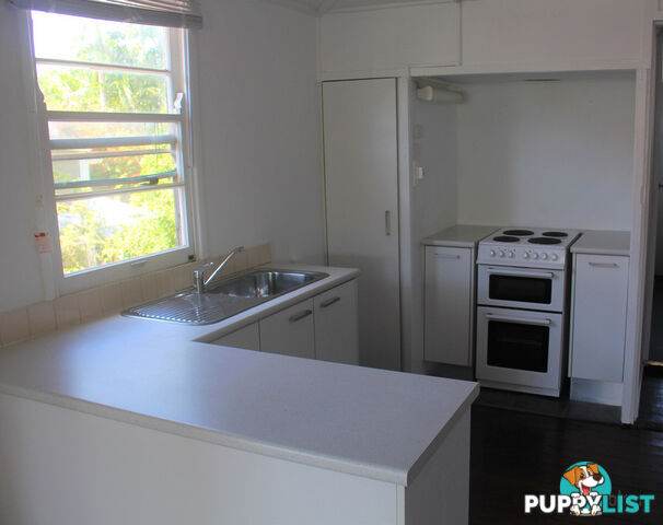 28 Central Street LABRADOR QLD 4215