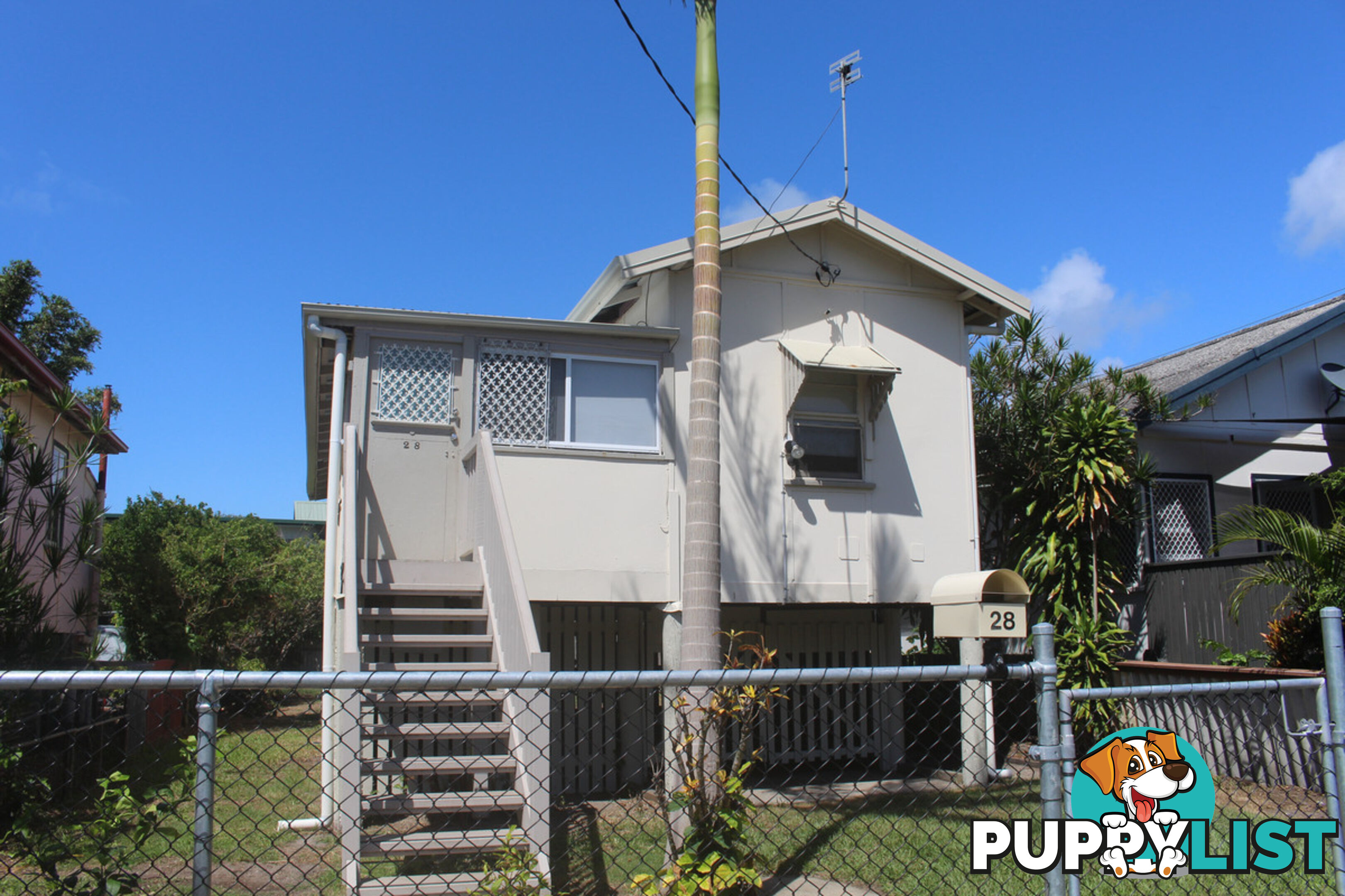 28 Central Street LABRADOR QLD 4215