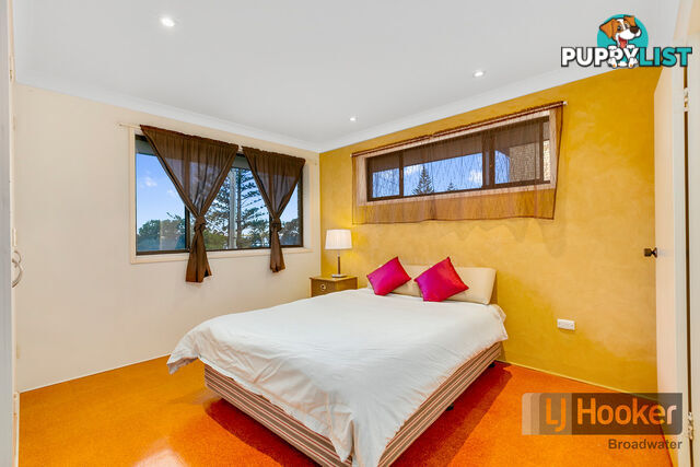 4/228 Marine Parade LABRADOR QLD 4215