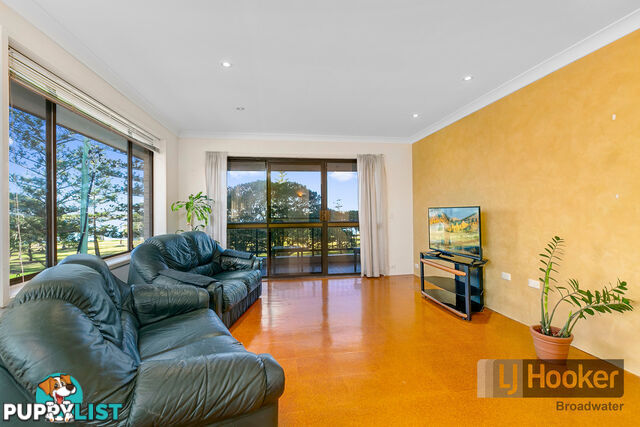 4/228 Marine Parade LABRADOR QLD 4215