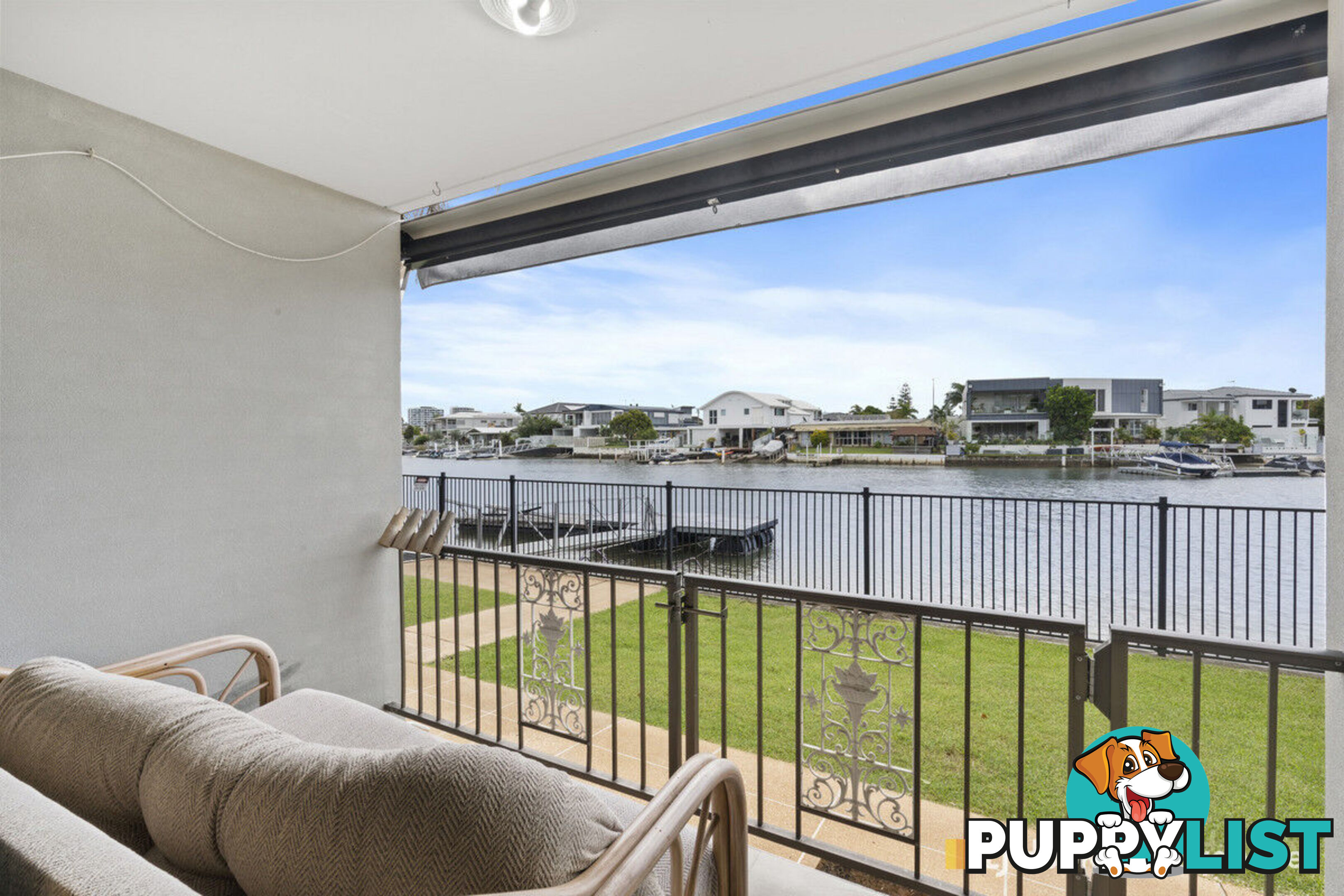 2/15 Burrows Street BIGGERA WATERS QLD 4216