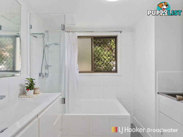 2/209 scarborough Street SOUTHPORT QLD 4215