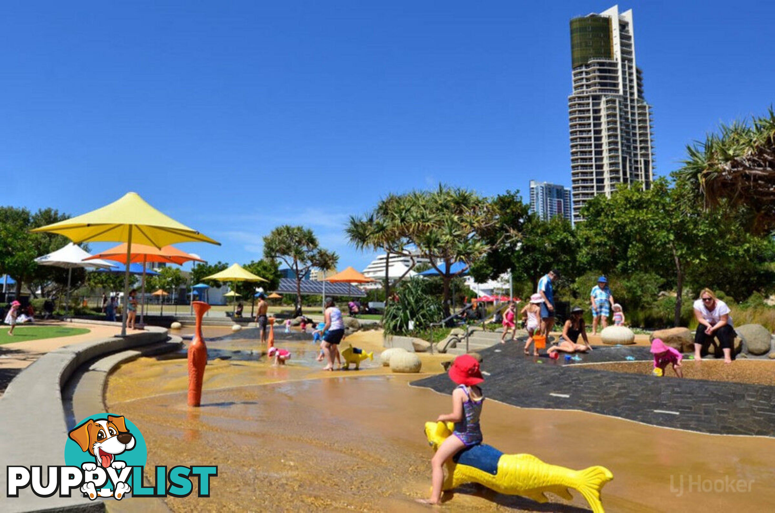 2/209 scarborough Street SOUTHPORT QLD 4215
