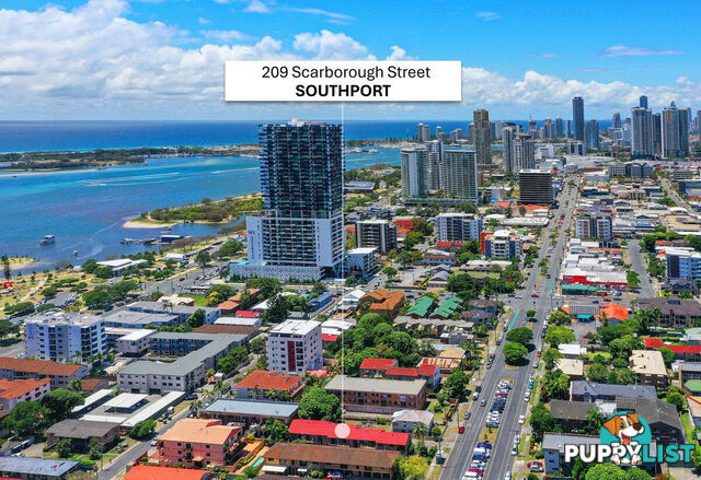 2/209 scarborough Street SOUTHPORT QLD 4215