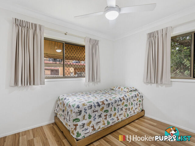 2/209 scarborough Street SOUTHPORT QLD 4215