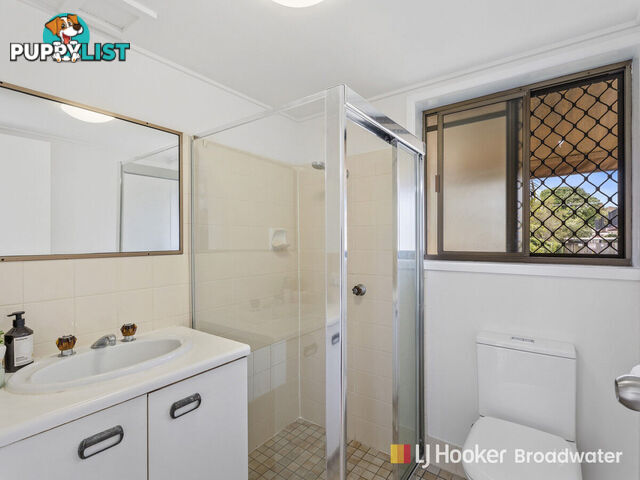 2/209 scarborough Street SOUTHPORT QLD 4215