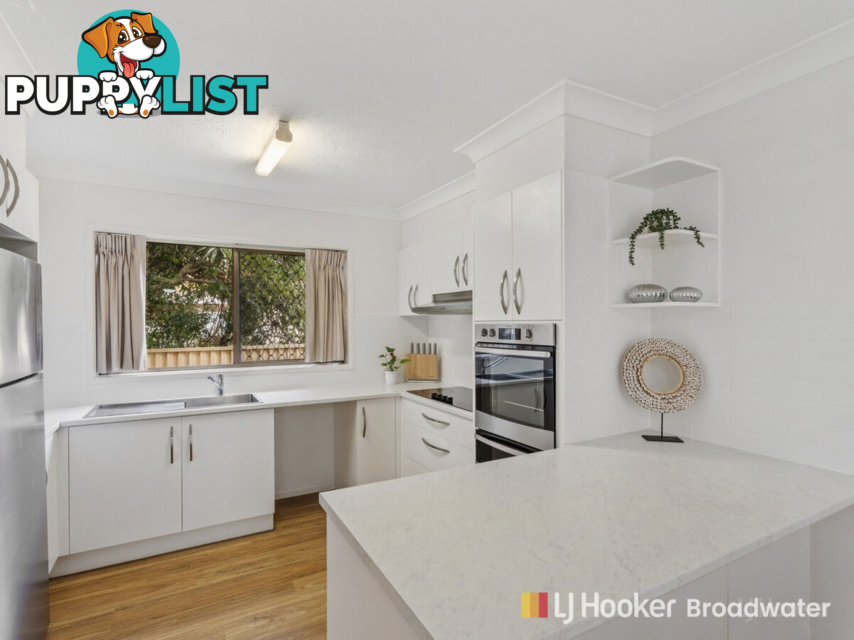 2/209 scarborough Street SOUTHPORT QLD 4215